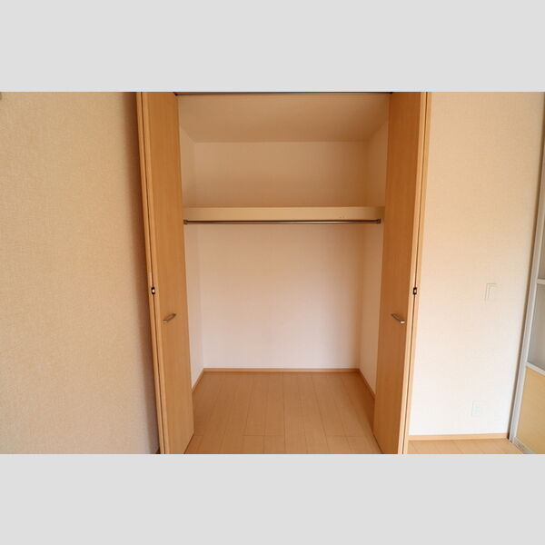 シャインハイツ203号室 クローゼット