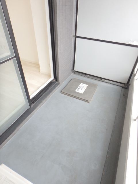 セルベコート大山8階 暖かな日差しのふりそそぐバルコニー