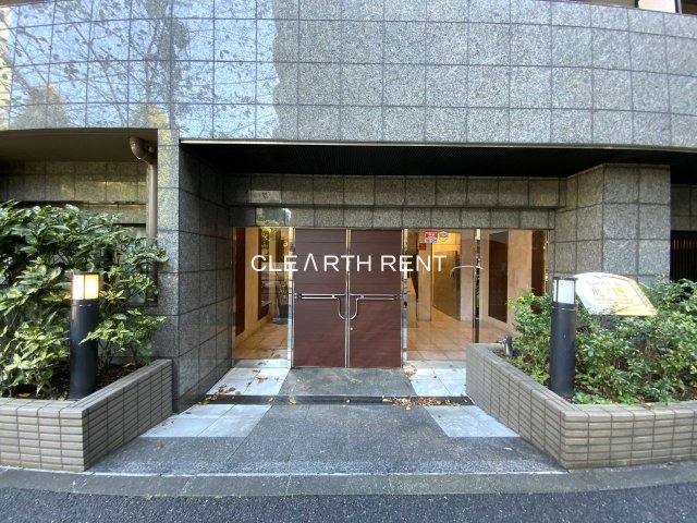 菱和パレス虎ノ門 上質な雰囲気のエントランス