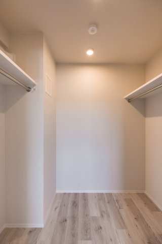 デュオメゾン笹塚ウエスト0302号室 収納