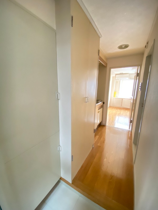 メイプルハウス2階 玄関