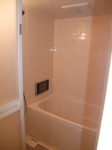 プライムアーバン烏山コート201号室 ※参考写真　浴室テレビは撤去済みです