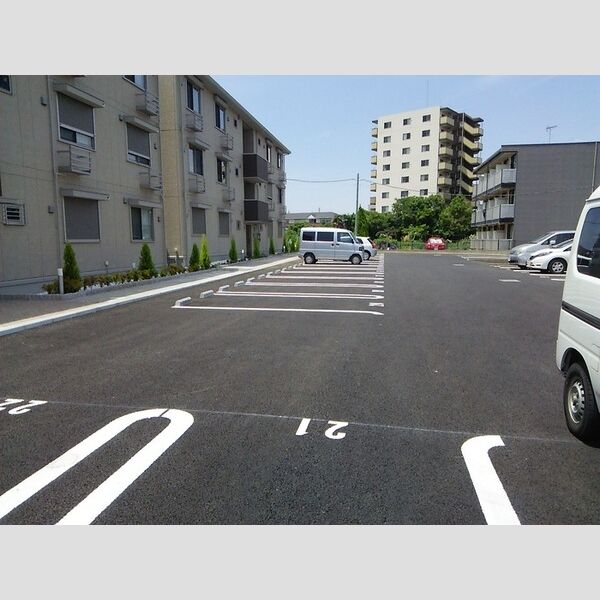 グランデB203号室 駐車場