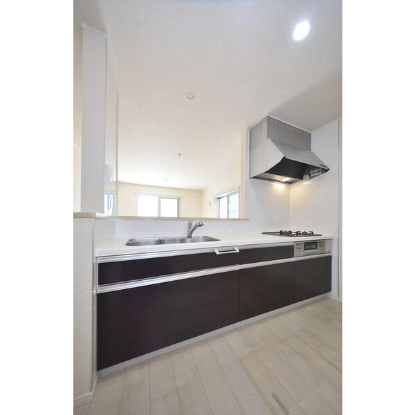 クレイドルガーデン横浜市金沢区六浦南第10　8号棟 キッチン