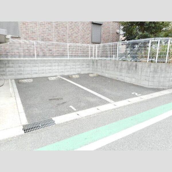 プレジオ参番館 駐車場(要空き確認)