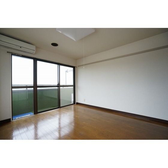 グリーンヒルズすずかけ台0502号室 居室