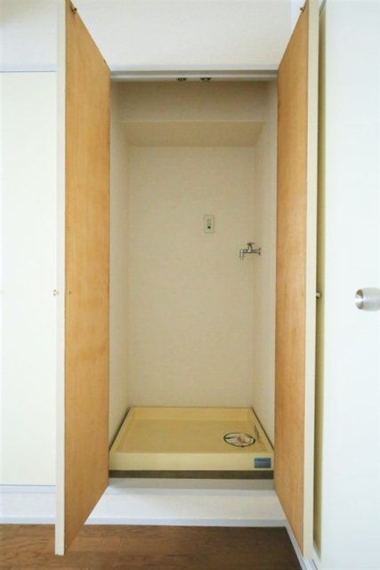 ハイホーム市ヶ谷 室内洗濯機置場