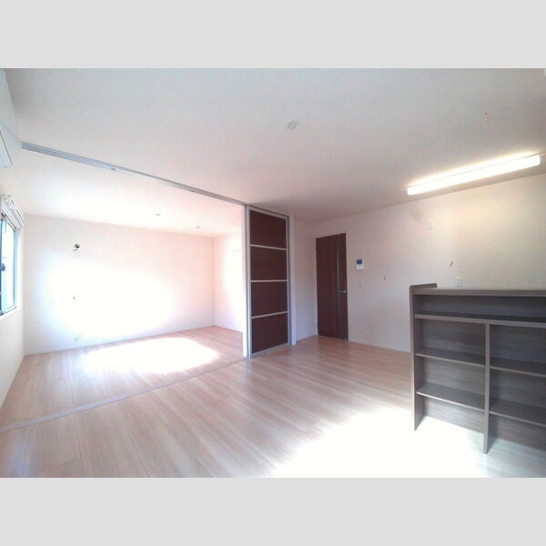 ROSE(ローゼ) リビングから洋室への眺め