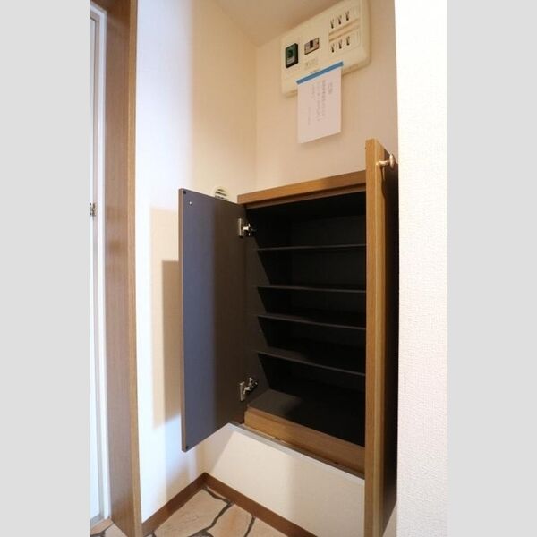 アメニティ富里 シューズボックス