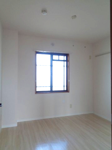 ファミーリェ二俣川0103号室 洋室２　※別号室の参考写真です(現況優先・仕様違いの場合あり)