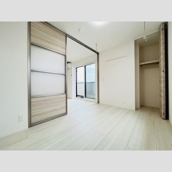 ファンウェーブ湘南藤沢301号室 洋室