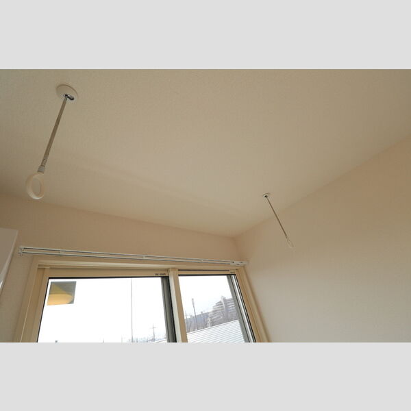 ファミリア.T301号室 室内物干