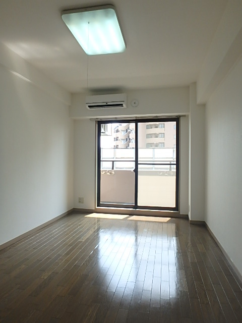 ガラ・シティ高井戸5階 洋室