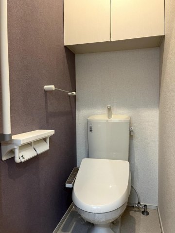 ストレリチア．M202号室 温水・洗浄機能便座付きトイレ