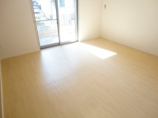 ＢＥＬＬ　ＧＲＡＣＥ（ベル　グラース） 洋室(１０帖)