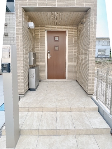 ル・ドージュ1階 玄関