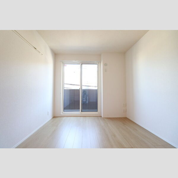 アベニール大倉山203号室 洋室6.1帖