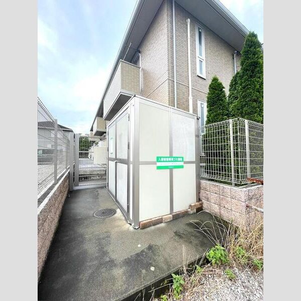 ラフレ仲道　F ゴミ置き場