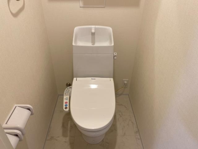 ソラーレ市川 シャワー付トイレ