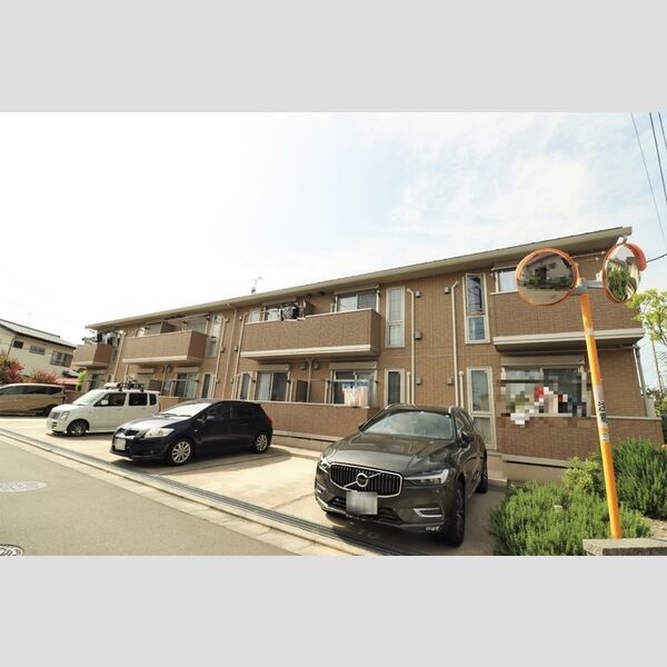 ヴィルヌーヴ　B棟205号室 B棟外観