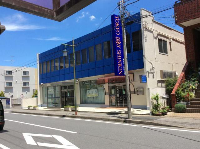 ラック・ブルーム 東京ベイ信用金庫松戸支店まで438ｍ