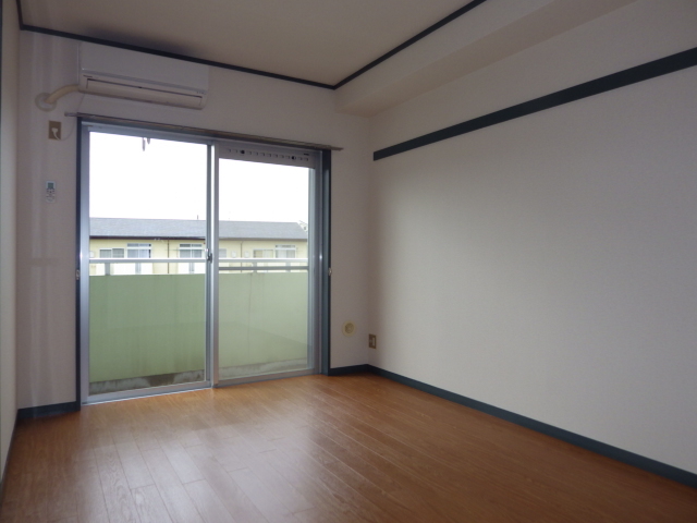 メゾン欅0101号室 リビング