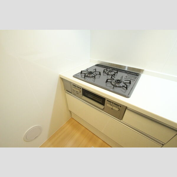 ノーブル・ルミナス笹塚103号室 103号室　キッチンコンロ