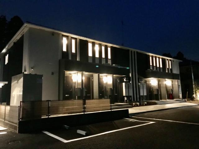 クレールスクエアＳ 外観写真（夜）