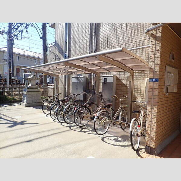 アクシス106号室 駐輪場