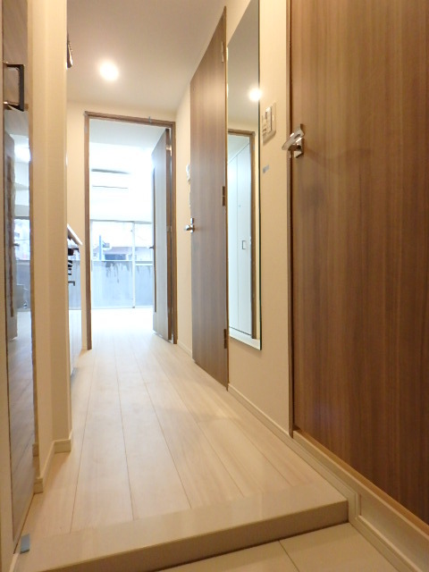 ガーラ横濱関内グランドステージ7階 シンプルで使いやすい玄関です