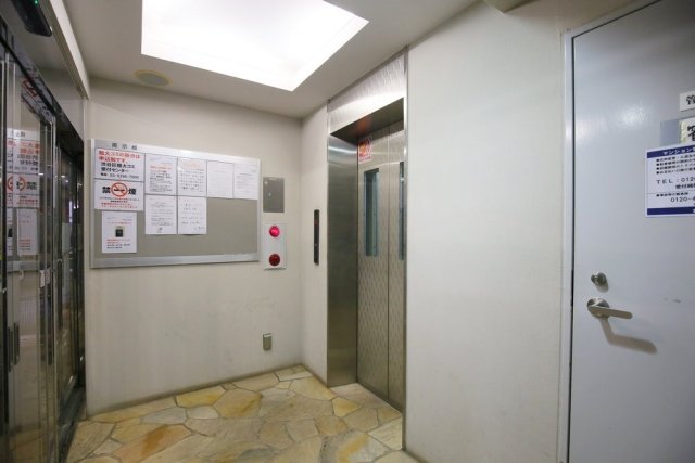 グランドパーク渋谷9階 エントランス