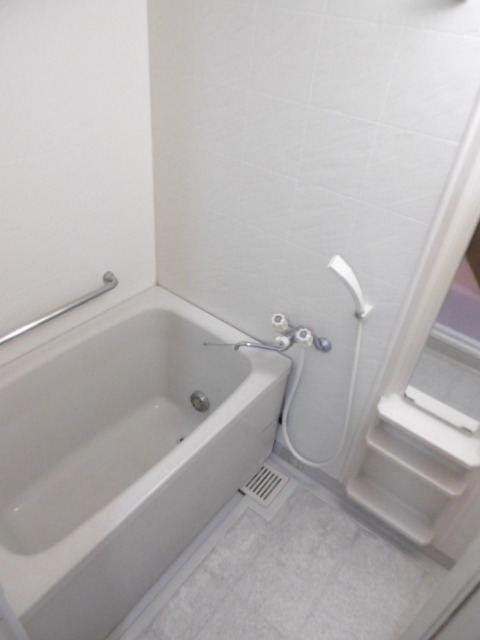 クイーンベル0406号室 バス