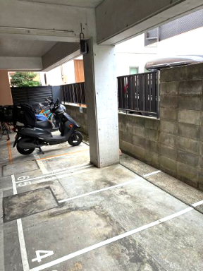 ブリッジワン 駐車場