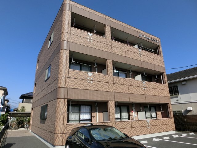 シャン・ド・ペーシュ 外観写真（昼）