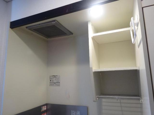 エスポワール キッチン換気扇・吊戸棚