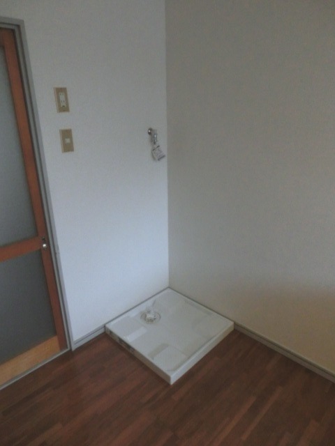 アーバン光ヶ丘 洗濯機置き場