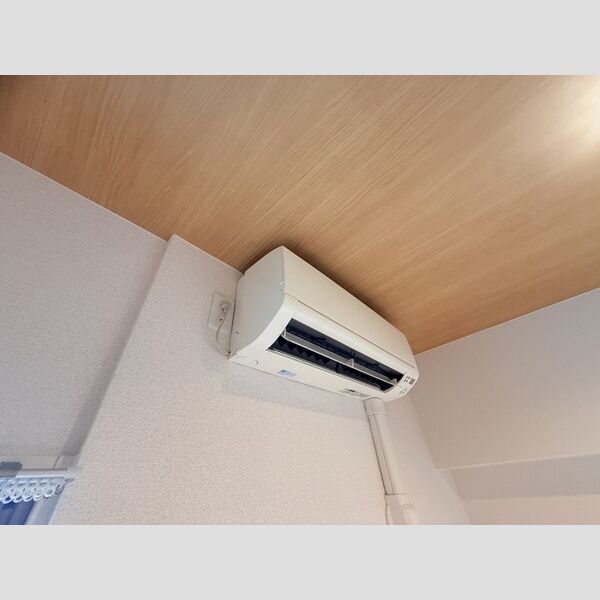 ジェイ・エス・ティ横浜東701号室 エアコン