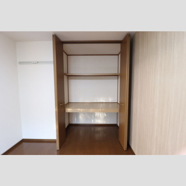 ウィルモア 壱番館・弐番館 物入