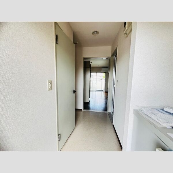 ハイムカメリア106号室 玄関