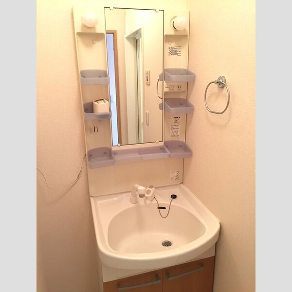 イスタナ・リア 洗髪洗面化粧台