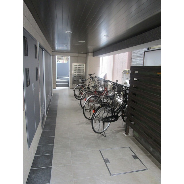 イーハトーヴ・ムトー302号室 自転車置場