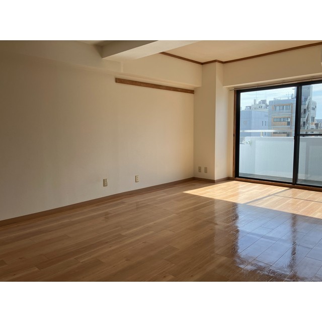 アルマーレ平塚 リビングダイニング