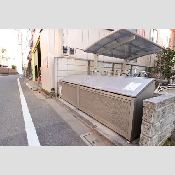 ルミエール107号室 敷地内ゴミBOX