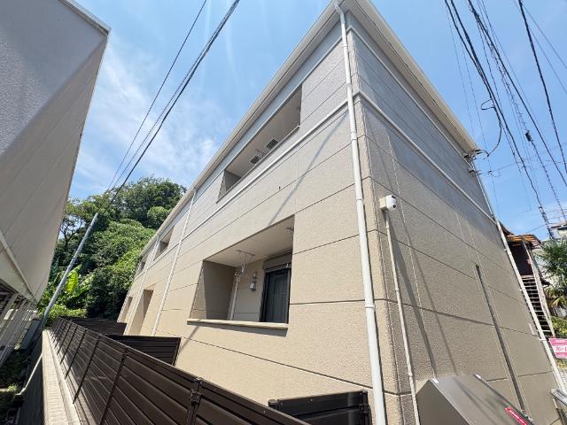 グリーンパーシモン102号室 外観写真（昼）