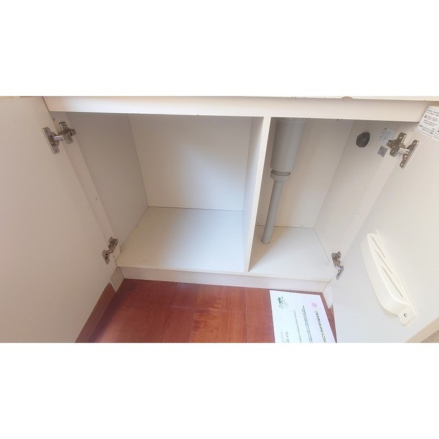 ライフピア松ノ木Ａ棟0204号室 キッチン下部収納