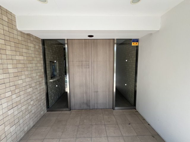 ガーデン豊玉105号室 エントランス