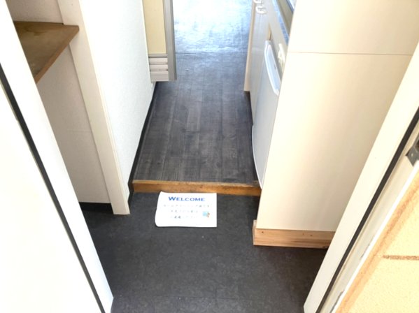 メゾンステラ102号室 玄関