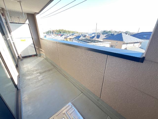 ウィンディヒルズ305号室 ベランダ