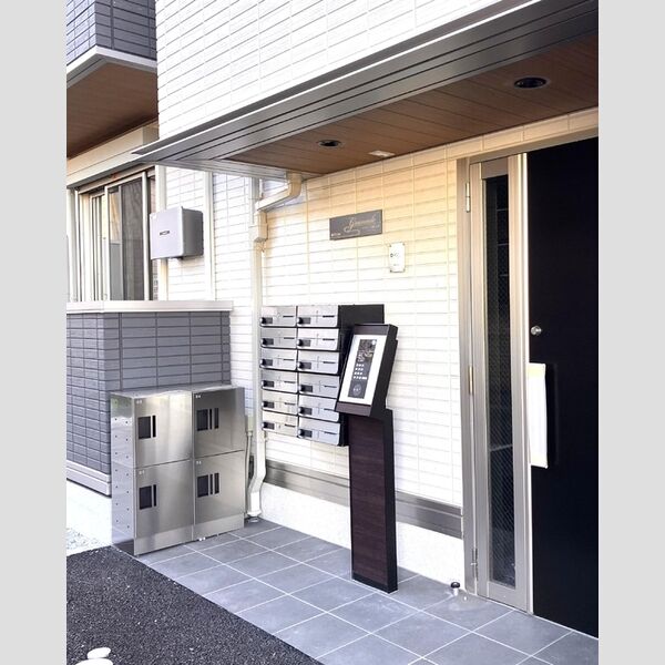 グラナーデ西大泉 エントランス