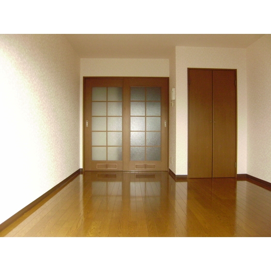 メゾン榎木町302号室 内観